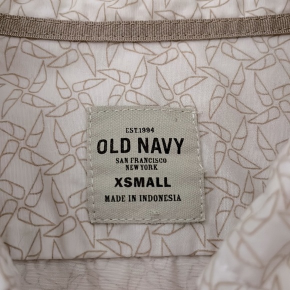 🎉 5 for $20 🎉 Old Navy White Cotton Shirt Kids XS 100% Cotton Tan Pinwheels - Picture 2 of 4